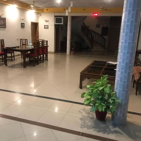 New Shelton Guest House Islamabad Esterno foto