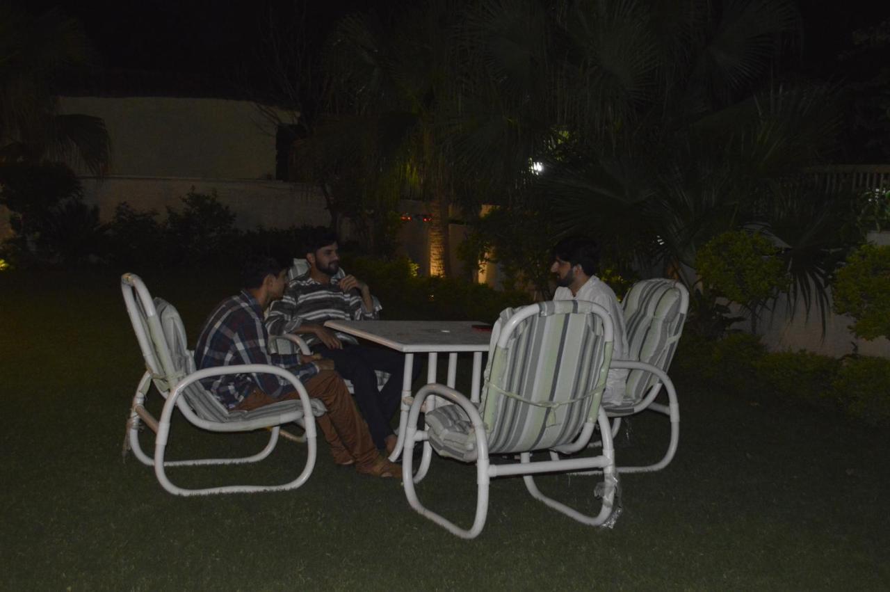 New Shelton Guest House Islamabad Esterno foto