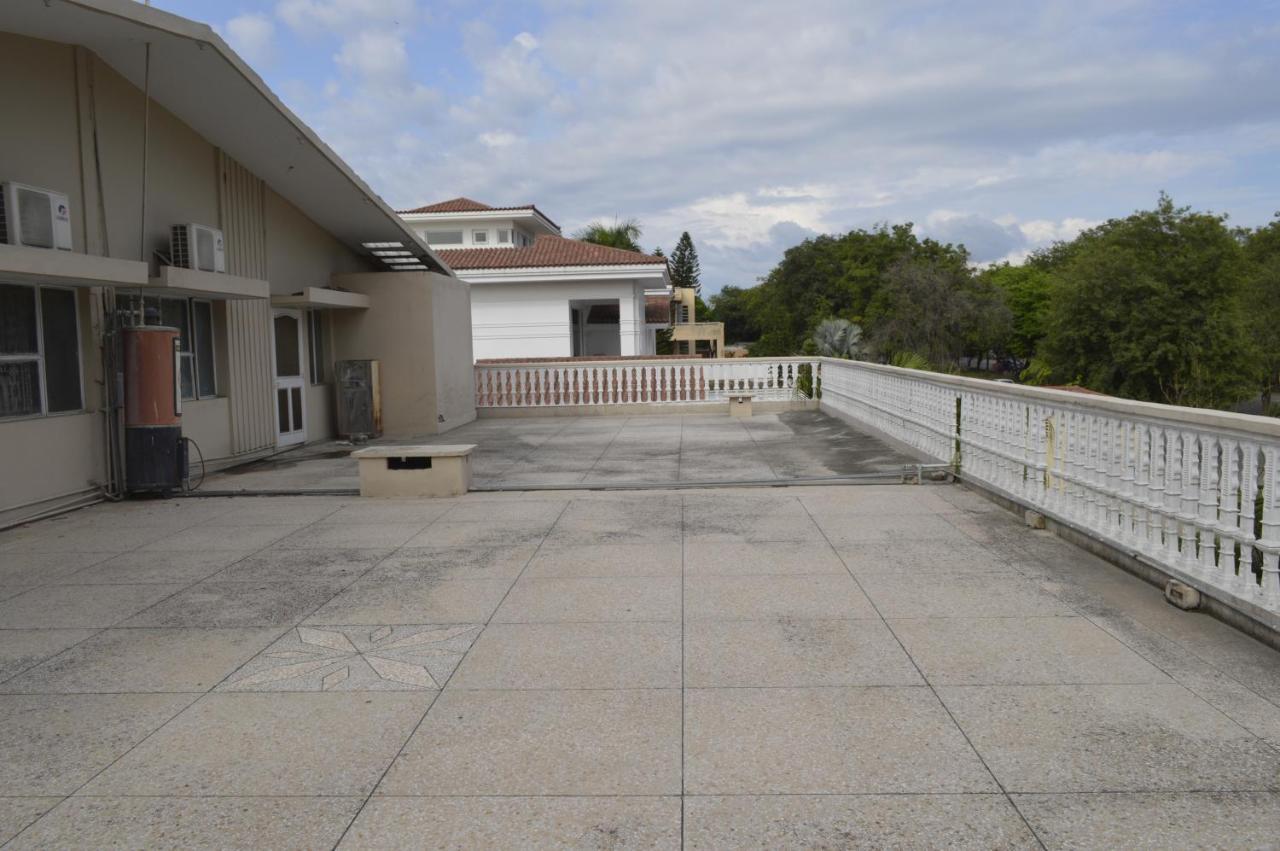 New Shelton Guest House Islamabad Esterno foto