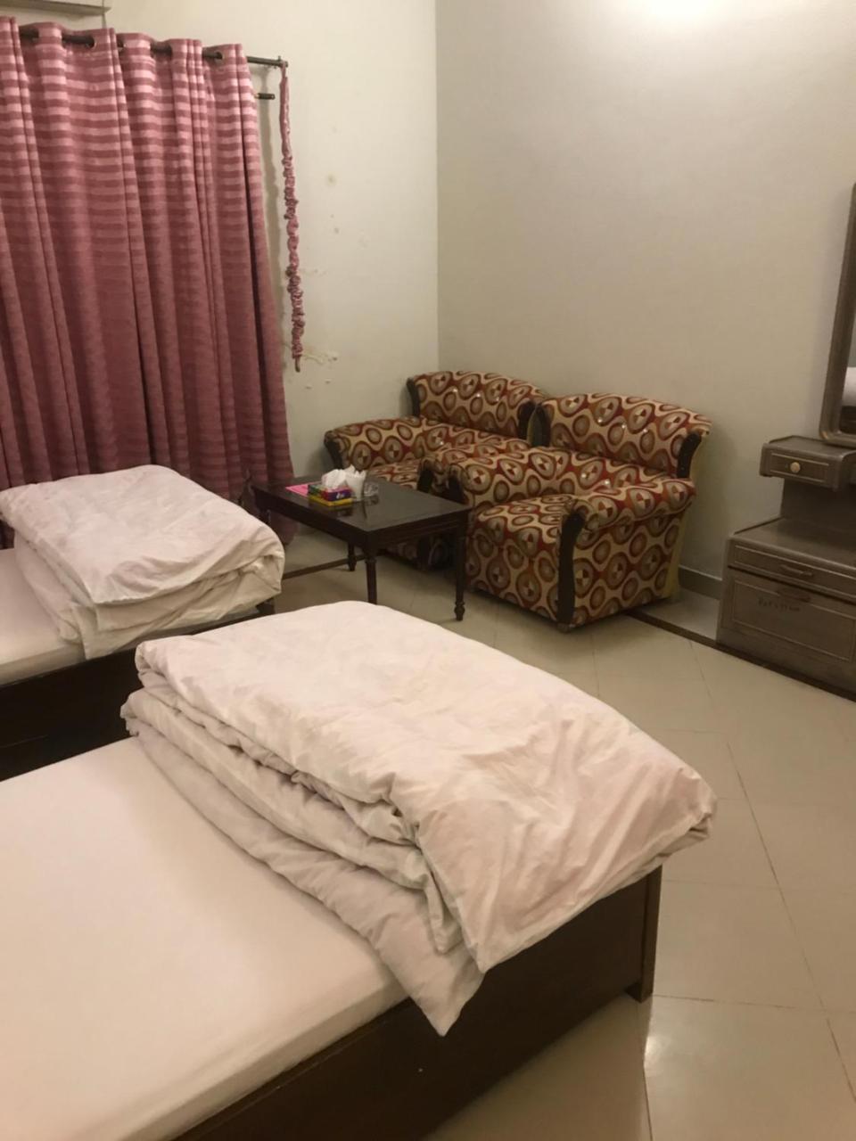 New Shelton Guest House Islamabad Esterno foto