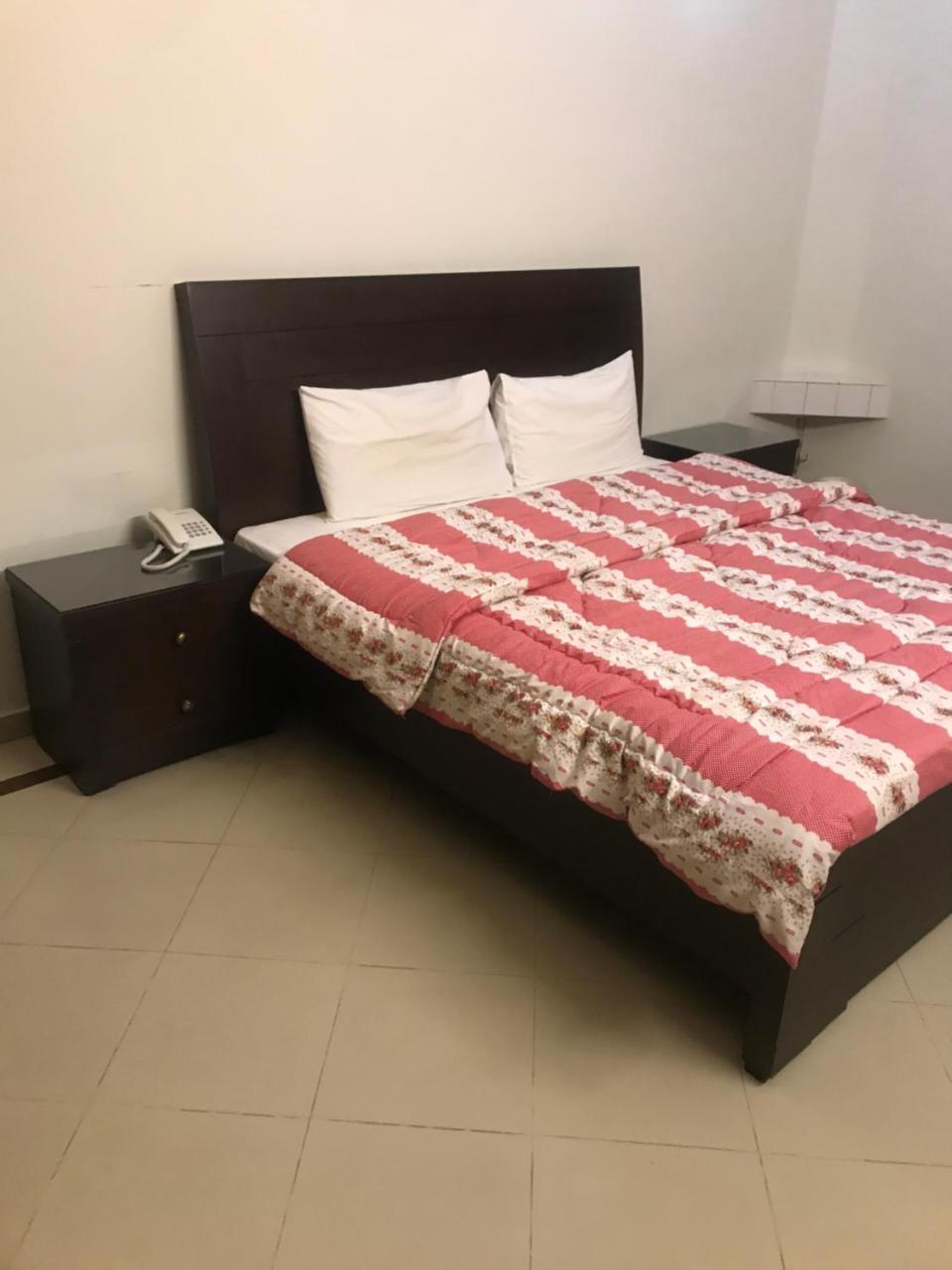 New Shelton Guest House Islamabad Esterno foto