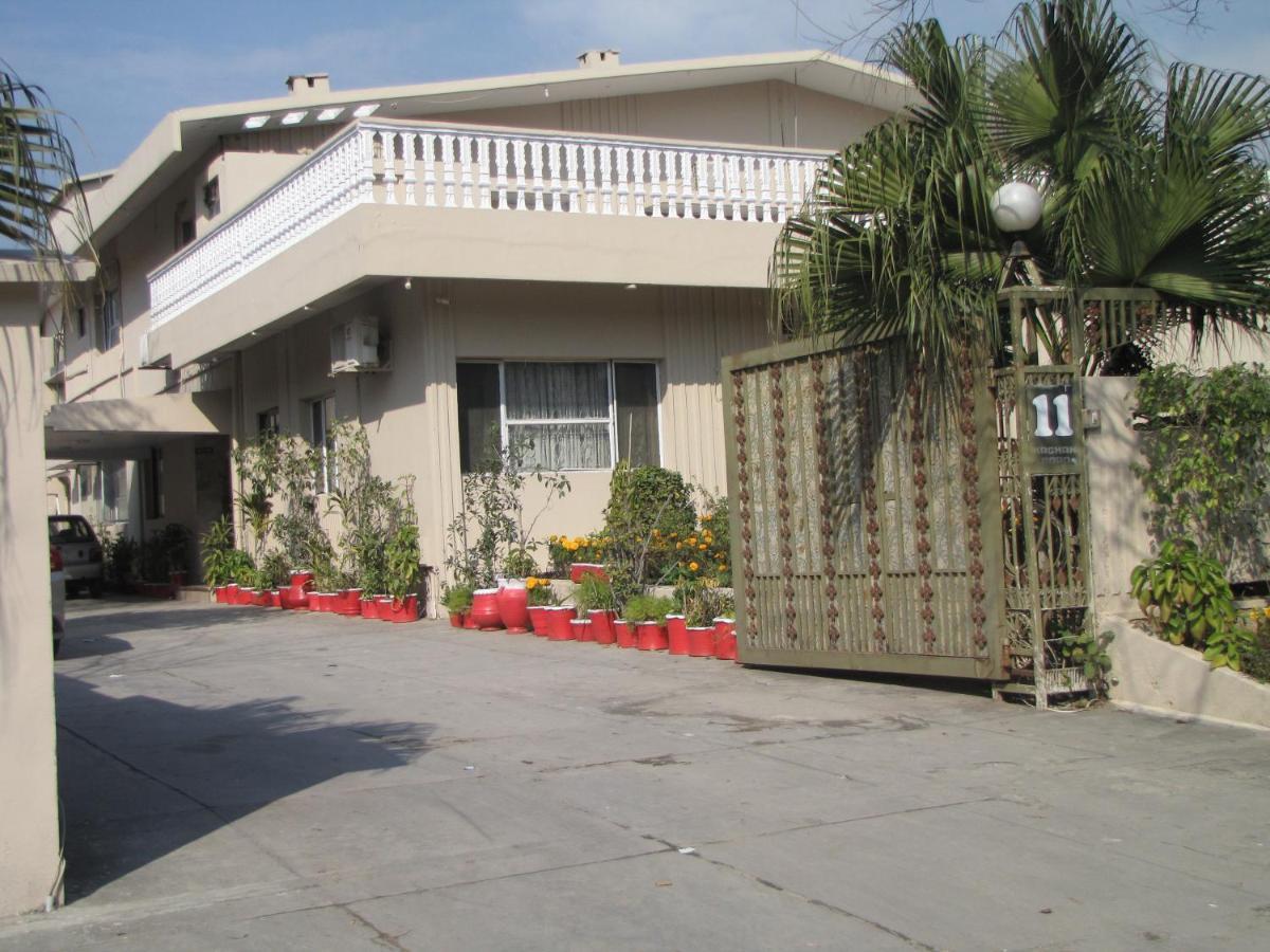 New Shelton Guest House Islamabad Esterno foto