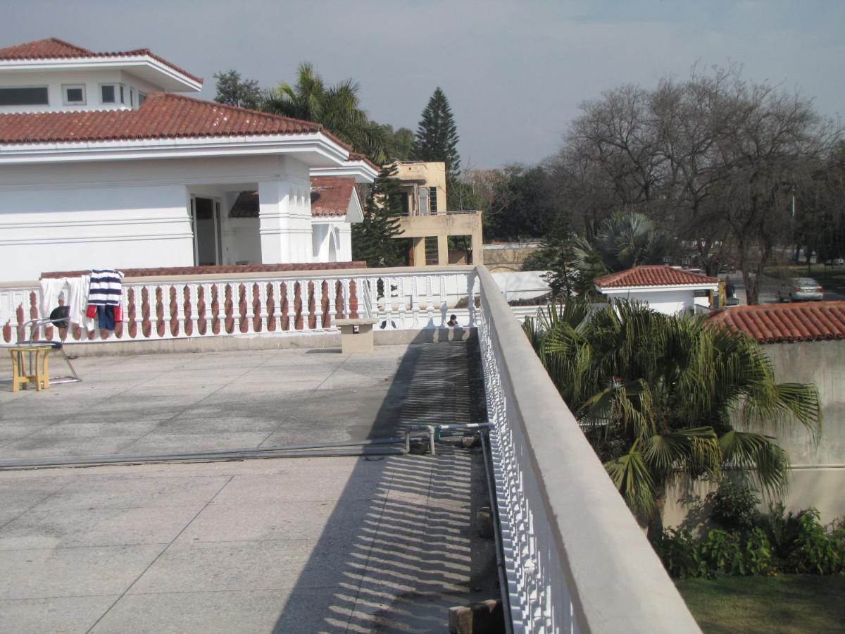 New Shelton Guest House Islamabad Esterno foto